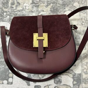 Elegant Burgundy Leather Crossbody Bag